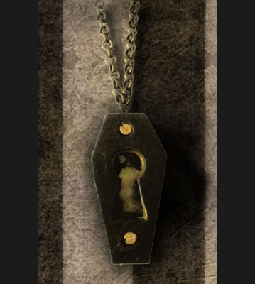 Keyhole Coffin Peepshow Necklace bySe7en Deadly