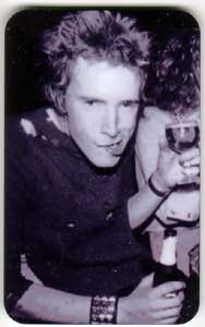 Johnny Rotten- With Drink magnet