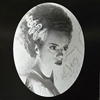 Bride Of Frankenstein- Oval Pic sticker (st1286)