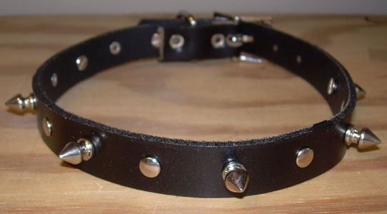 1 Row Of Alternating 1/2" Spikes And Rivets Leather Choker - SALE