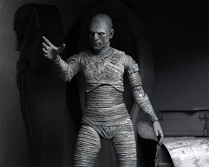 Universal Monsters- Ultimate Mummy (Black & White) Action Figure