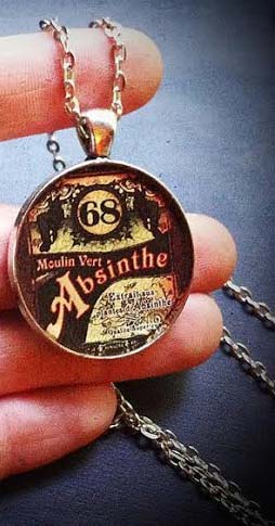 Absinthe Necklace by Horribell