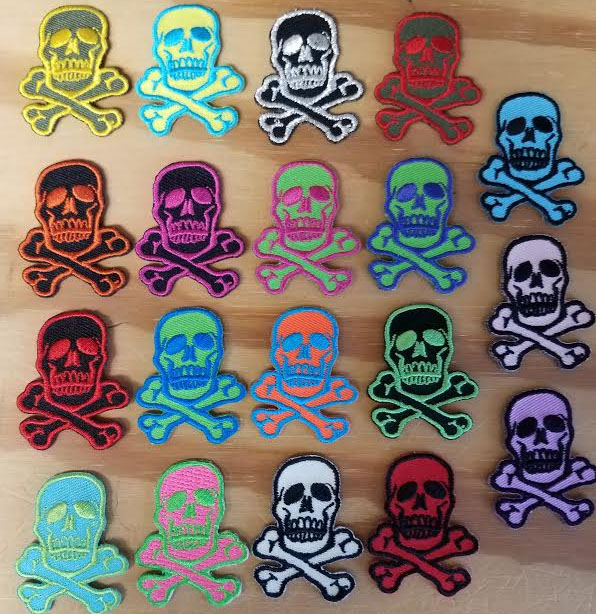 Skull & Crossbones embroidered patch (1.5") (ep210)