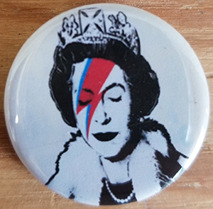 Banksy (Queen) pin (pin-C84)