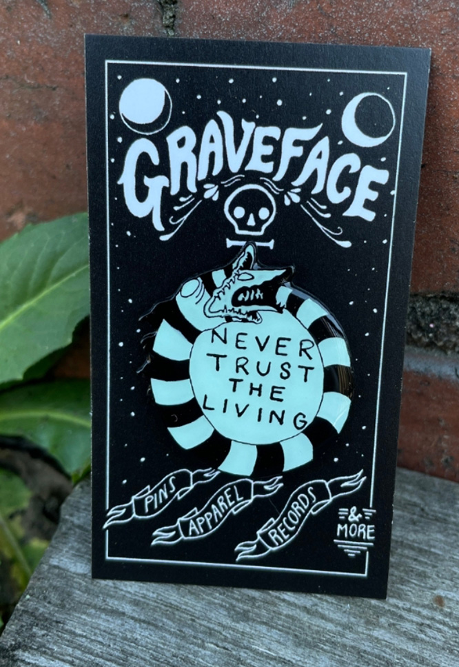 Sandsnake Never Trust the Living Enamel Pin by Graveface - glow in the dark  (MP178)