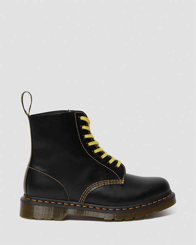 Tweede leerjaar ingesteld Commissie 8 Eye Pascal Atlas Boots in Dark Grey With Yellow Stitching by Dr. Martens  (Sale price!)