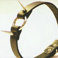 O-Ring Connected Black Leather Choker With 1 1/8" Cone Spikes by Funk Plus