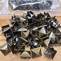1/2" BRONZE Pyramid Studs- 100 pack (13mm) 
